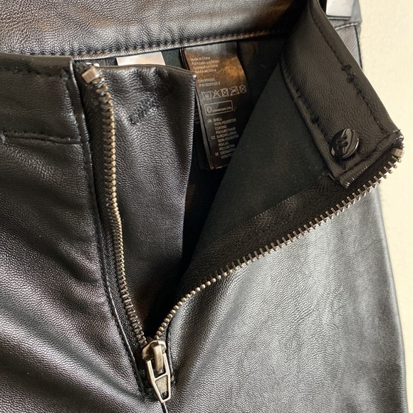 H&M faux leather high waisted skinny pant legging with zip black - Picture 5 of 7